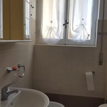 Con Ampia Vista Mare דירה *